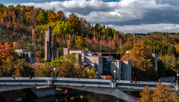 [Canada] Học Bổng Bán Phần Cho Sinh Viên Quốc Tế Bậc Cử Nhân Tại Trent University 2025